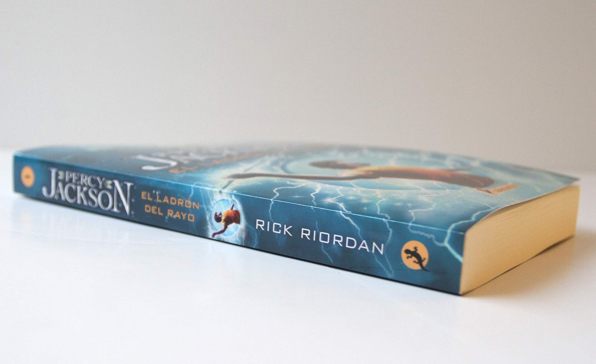 El ladrón del rayo (Percy Jackson y los dioses del Olimpo 1): . (Colección Salamandra Middle Grade) Riordan, Rick and Aguilera, Libertad